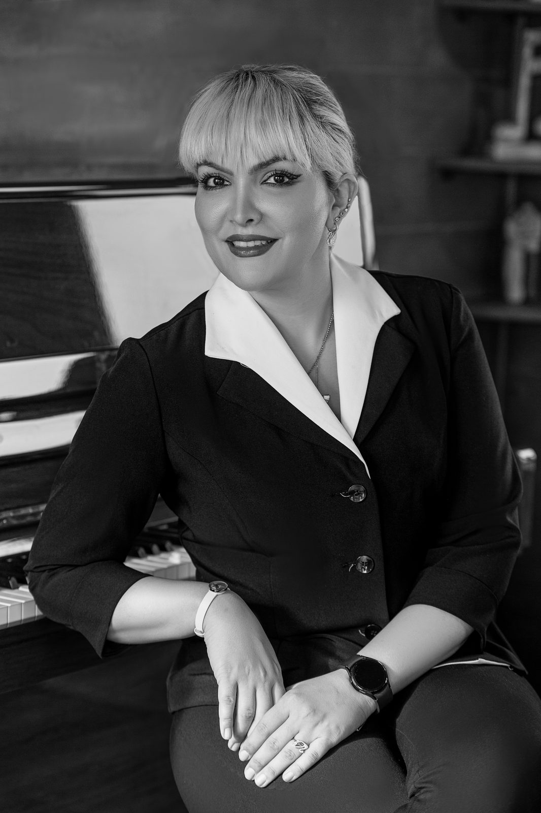 Siranoush Akhgarandouz - black and white portrait